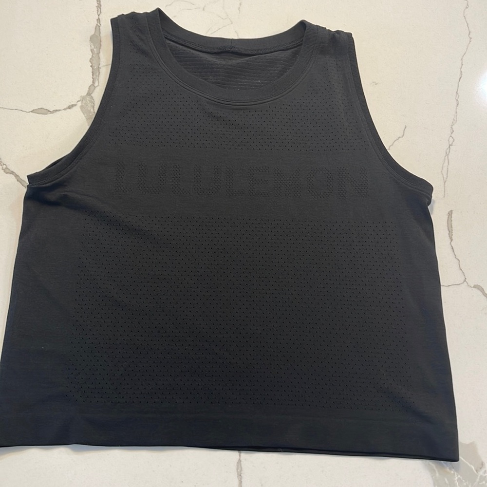 Lululemon breeze crop top